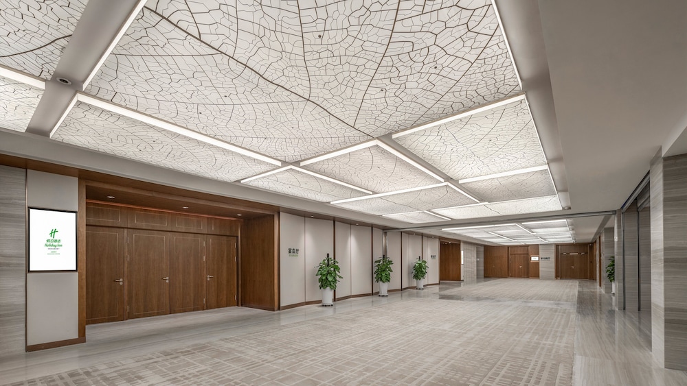 HOLIDAY INN Changchun Jingyue 8/48