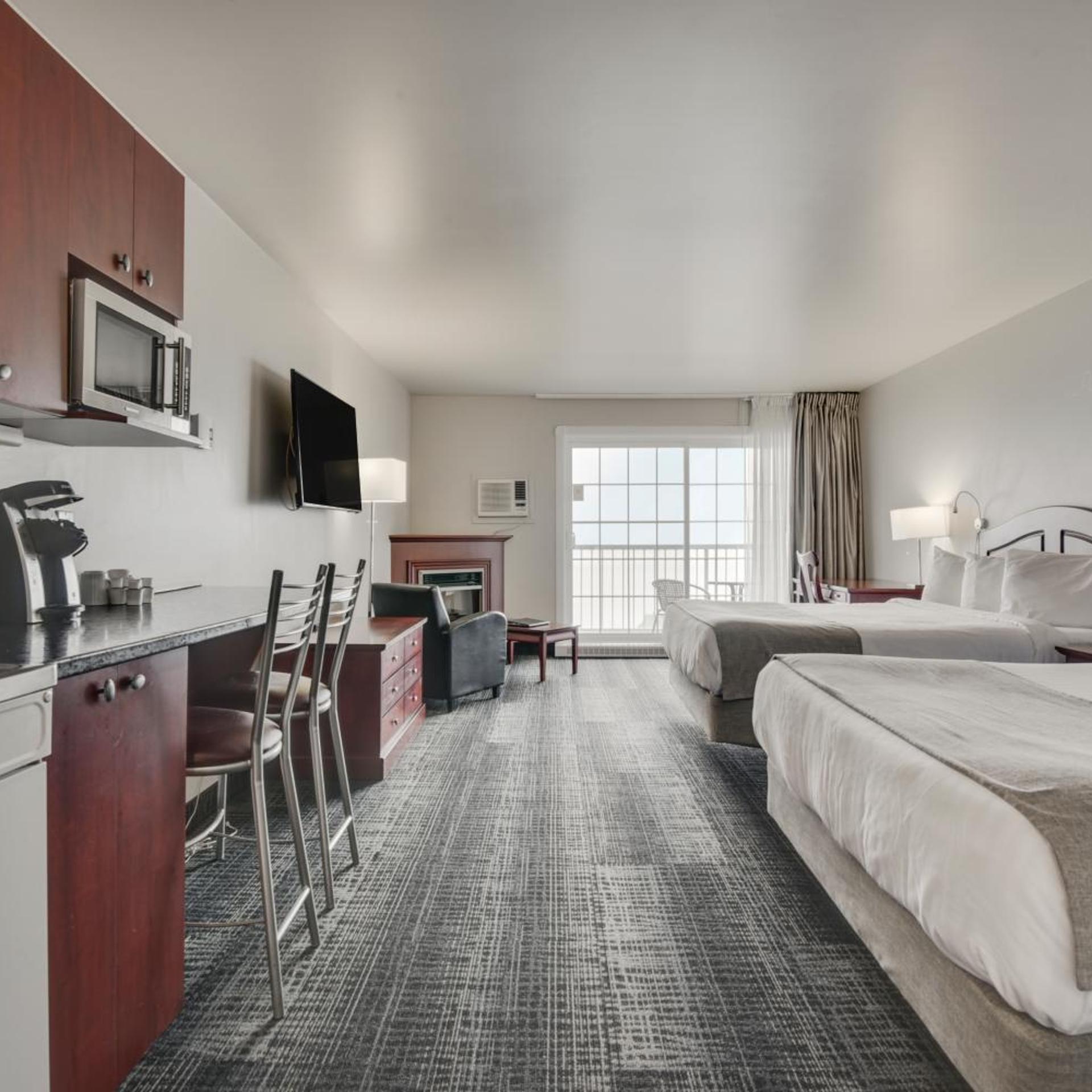 Pavilion, Superior, 2 Queen Beds