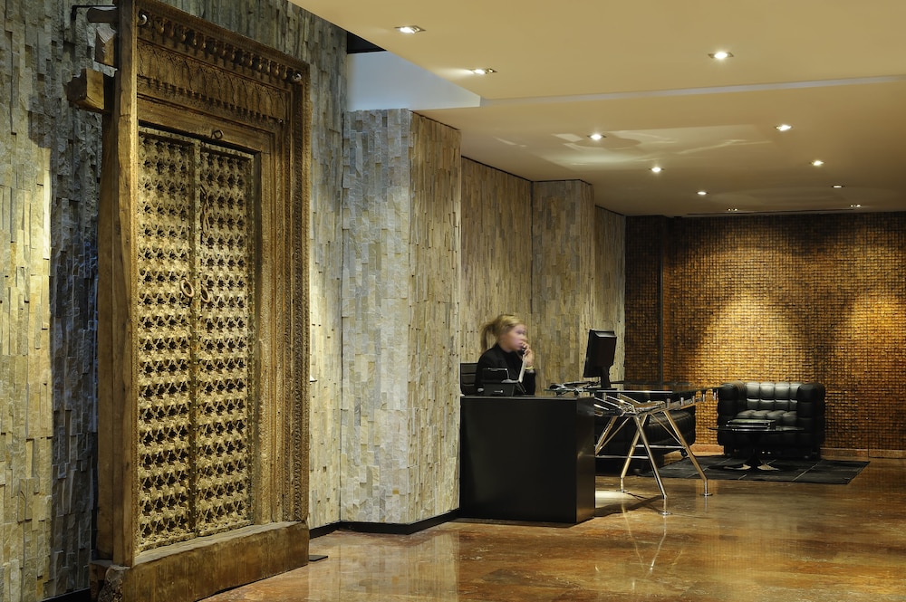 Lobby at Suites Avenue, BARCELONA