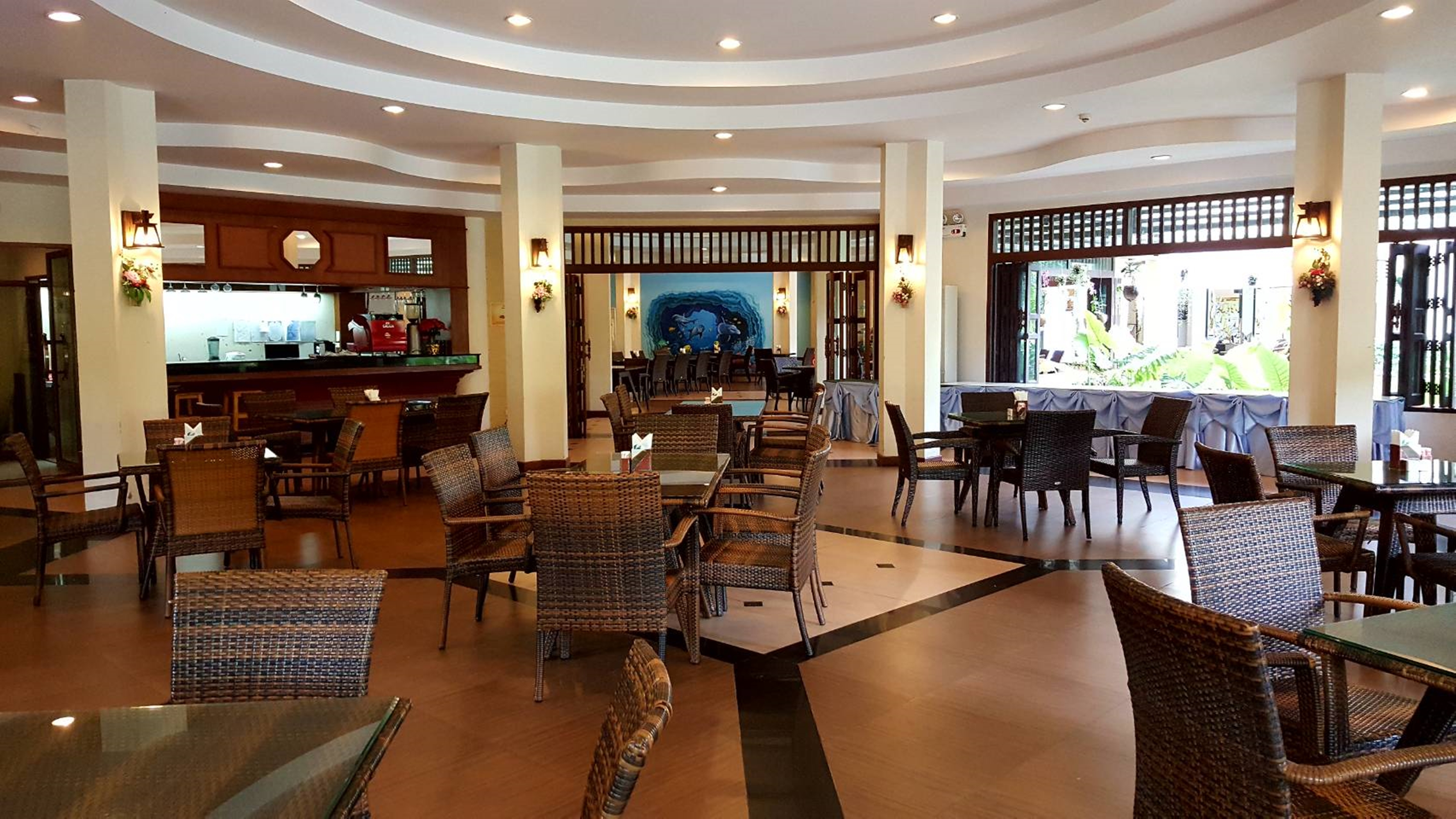Hotel and Beach Bungalow at Lanta Resort 33/55