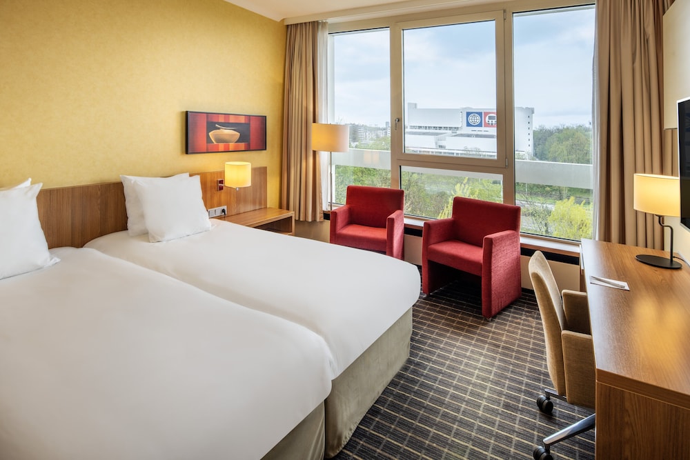 Standard, Twin Beds