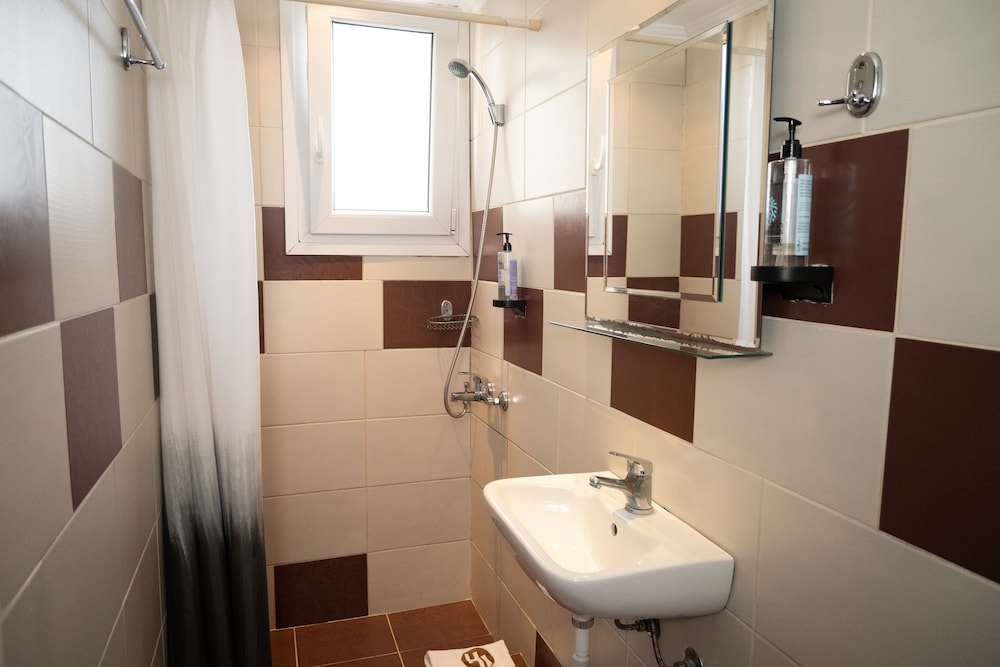 Hotel Ilisia 64/68