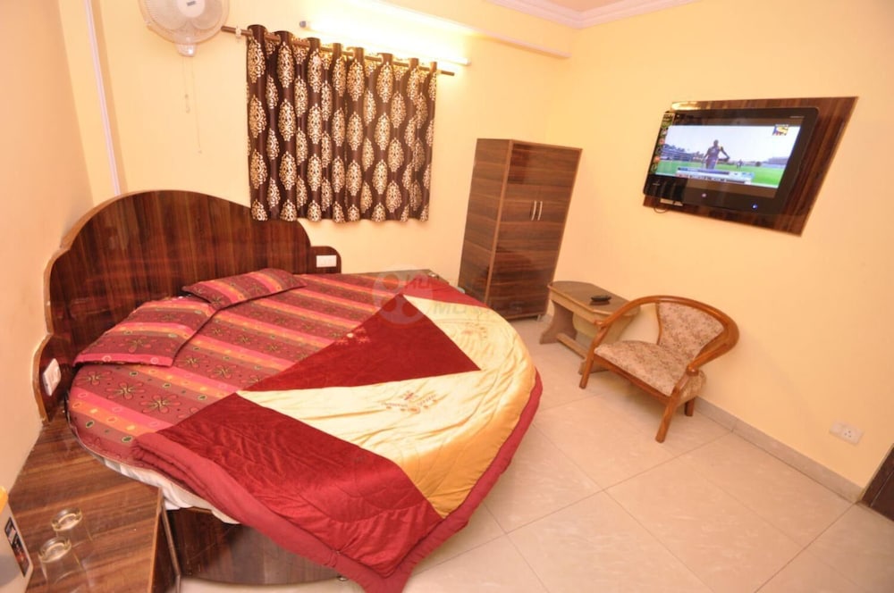 Hotel Sidharth Regency 10/34