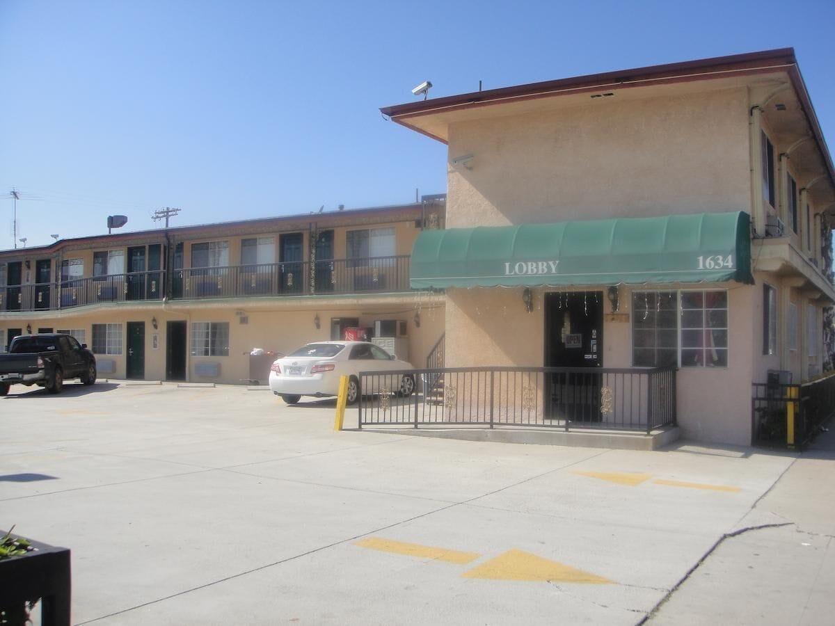 Harbor Inn 18/20