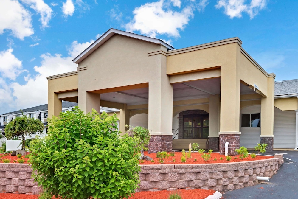 Ramada by Wyndham Kittery image