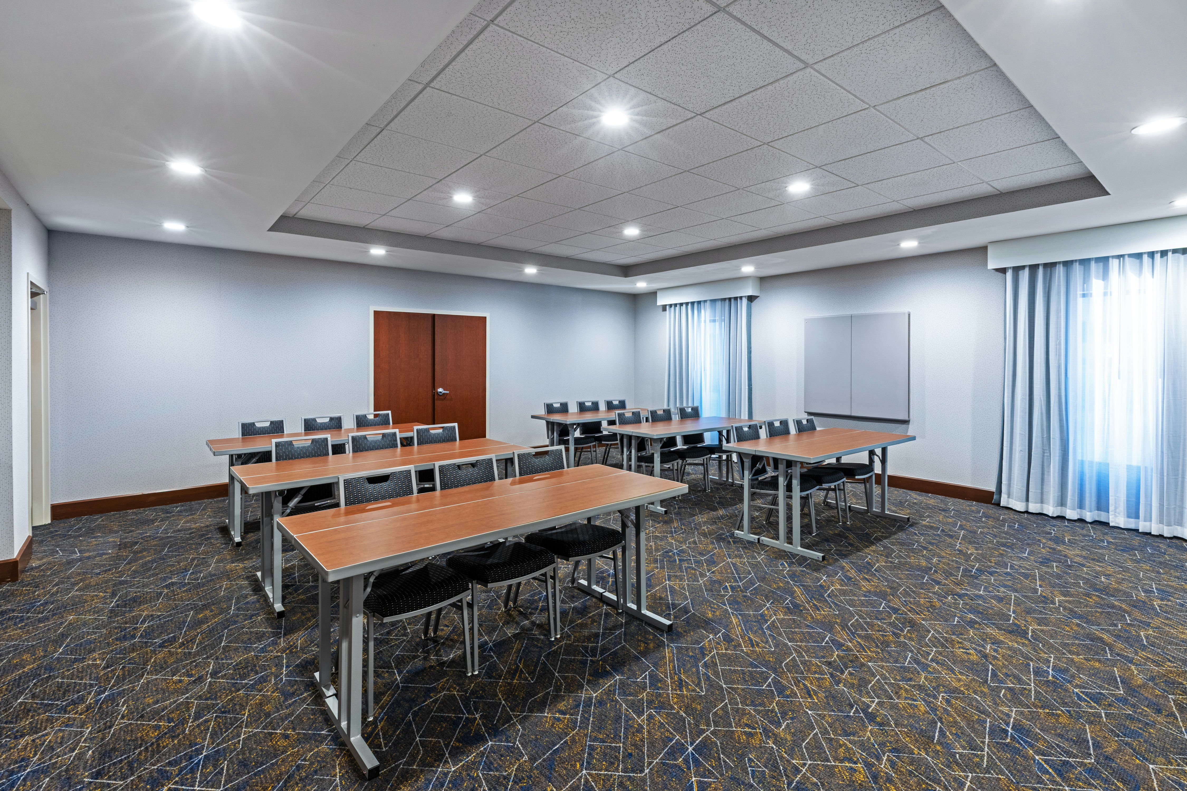 Hampton Inn & Suites by Hilton Lonoke 27/36