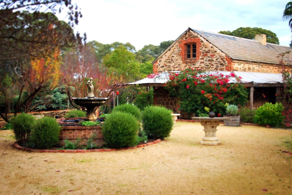 Jacobs Creek Retreat at Moorooroo Park 58/64