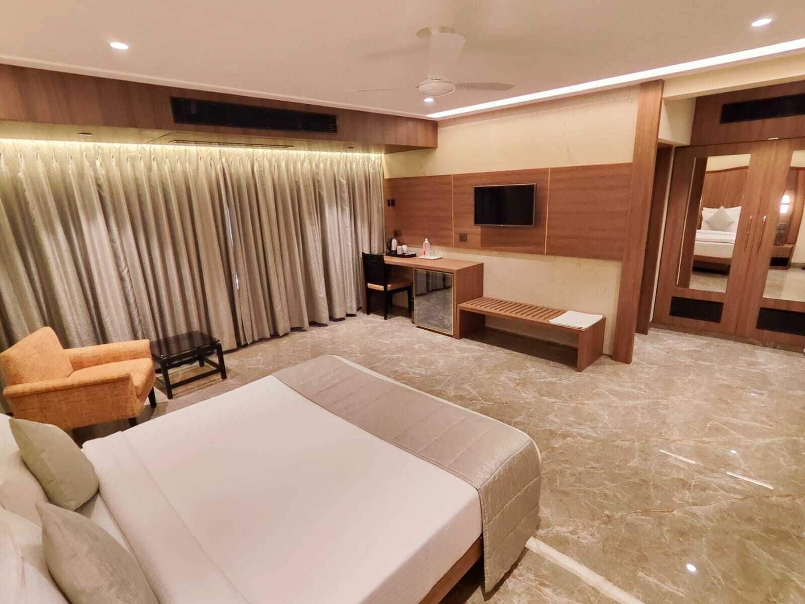1 BEDROOM, PREMIUM, DOUBLE OR TWIN BED
