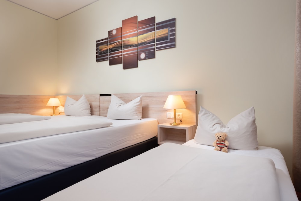 Novina Hotel Sudwestpark Nurnberg 23/68