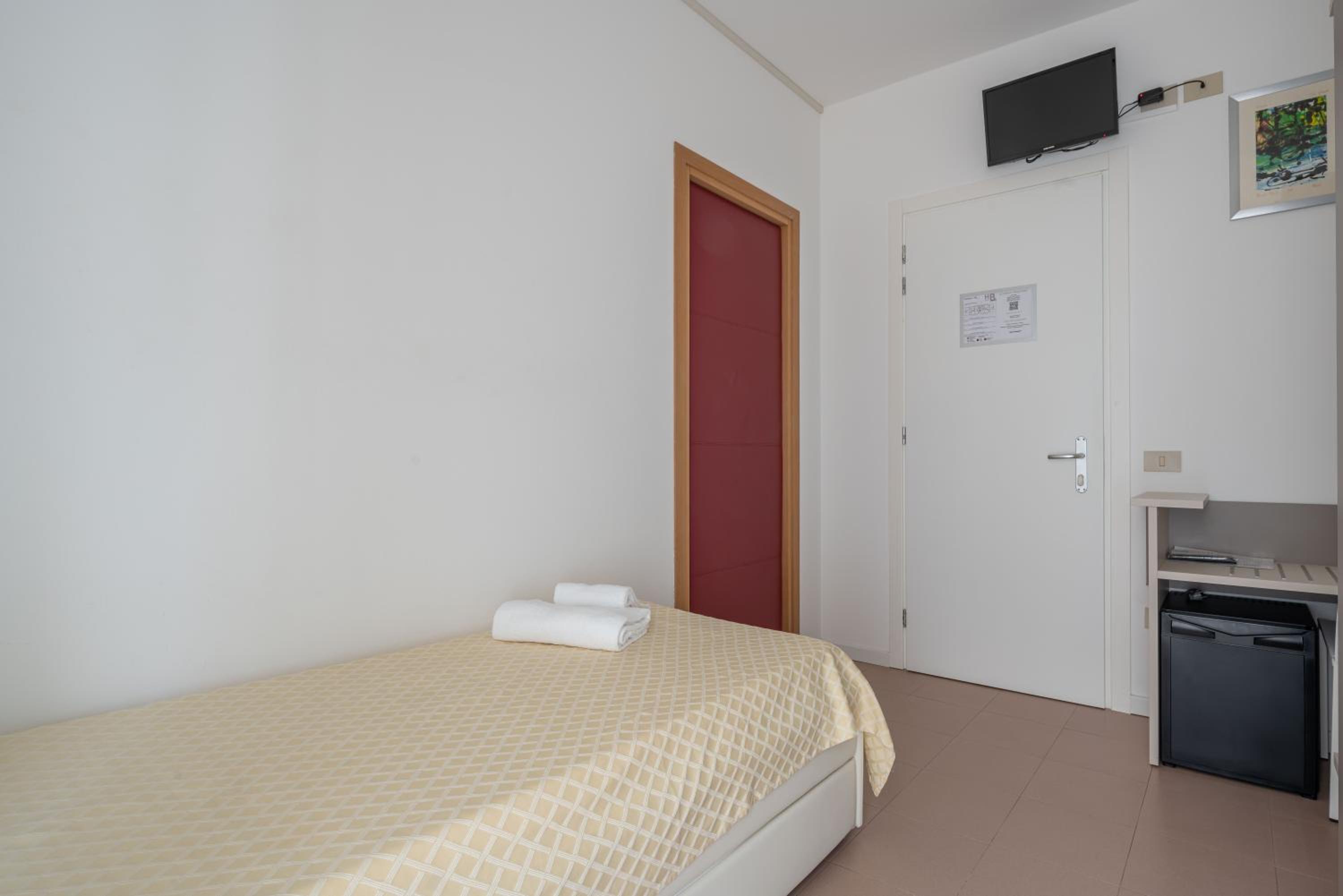 Room, Single, Lateral Side Sea View