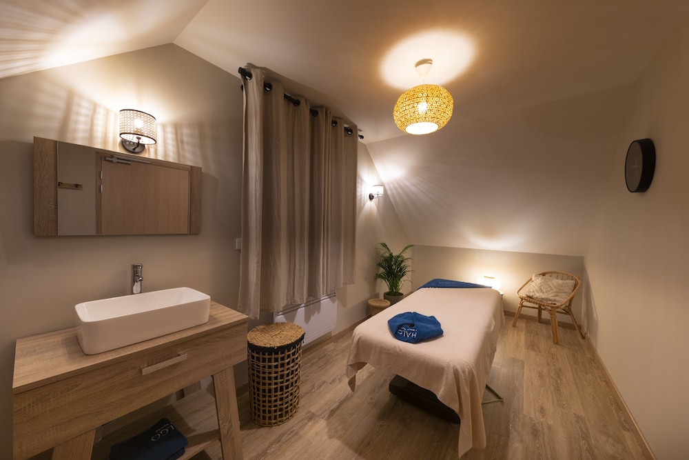 HOTEL L'ESCALE 28/50