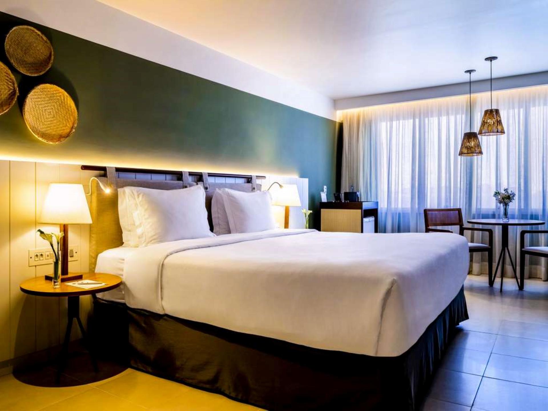 Deluxe, Double Bed, Street View