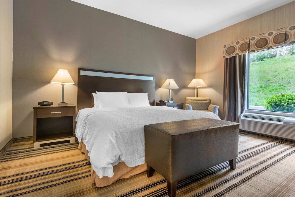 Hampton Inn Meadville 26/45