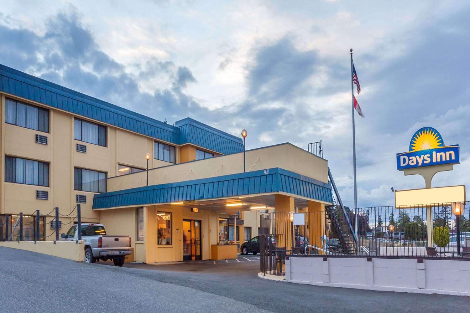 Days Inn by Wyndham Bellingham 2/18