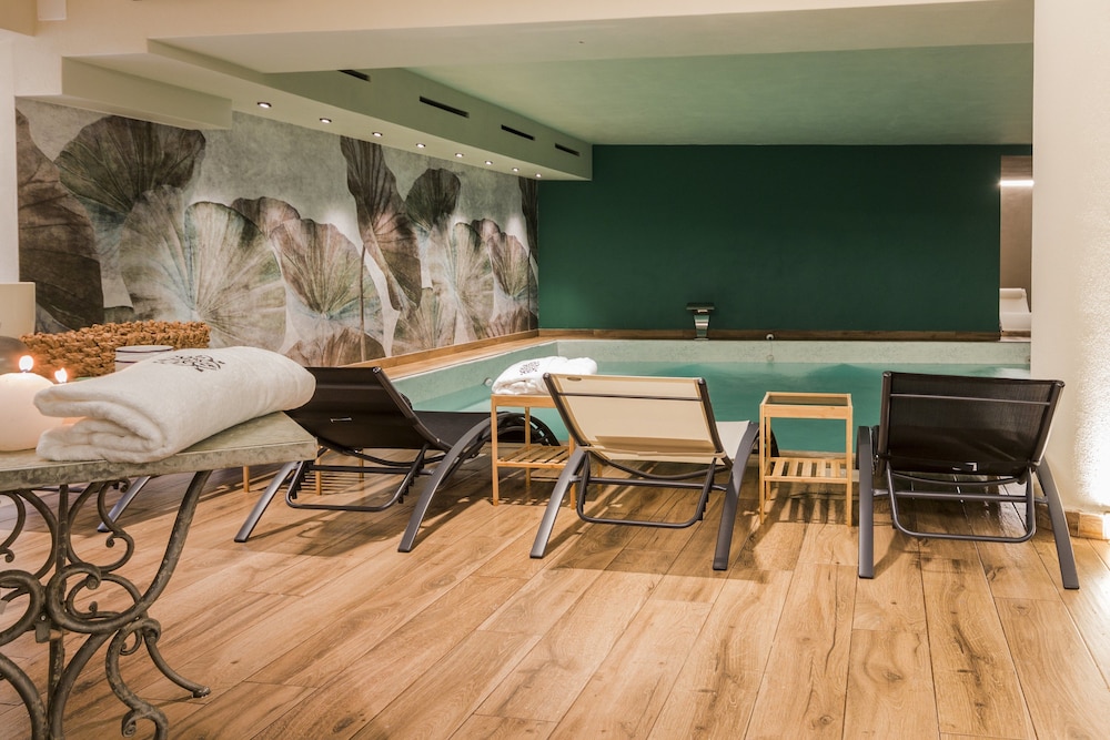 Mediterraneo Emotional Hotel And Spa 70/77