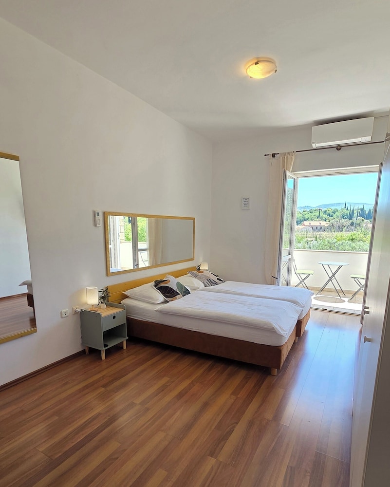 Villa Konalic 8/50