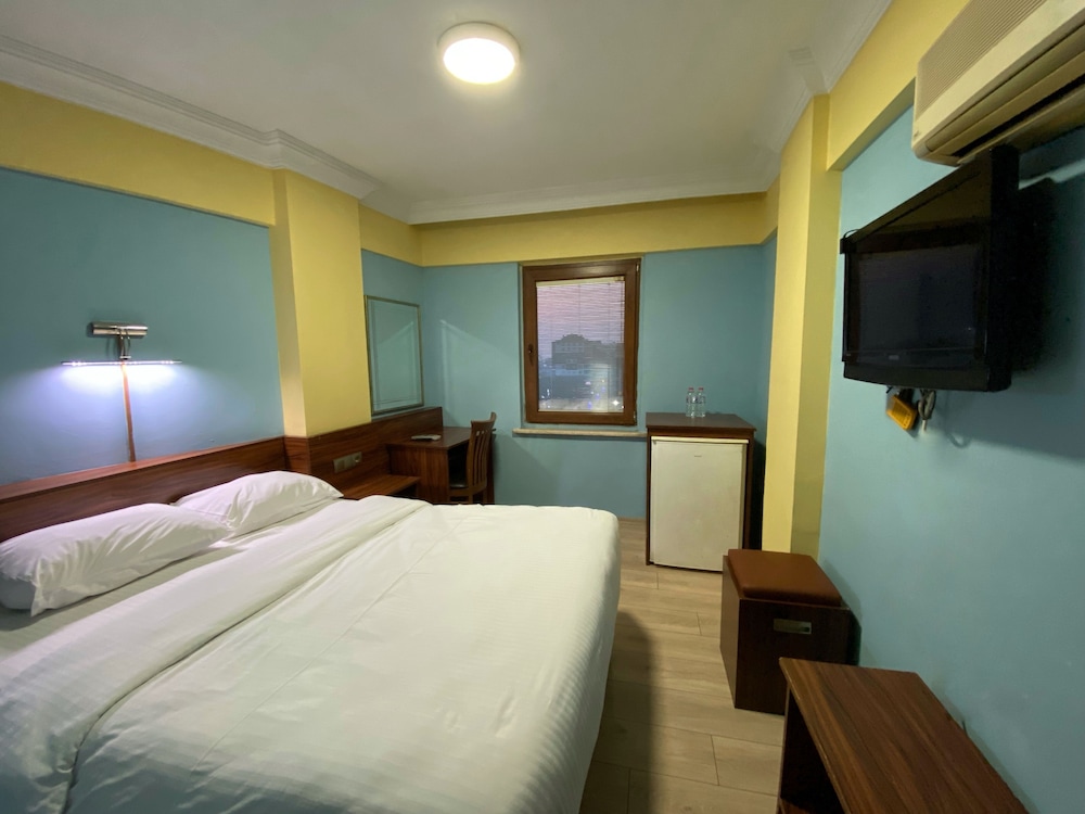 Hotel Cenedag 10/33
