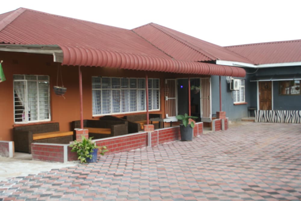 Honeybed Lodge 5/50