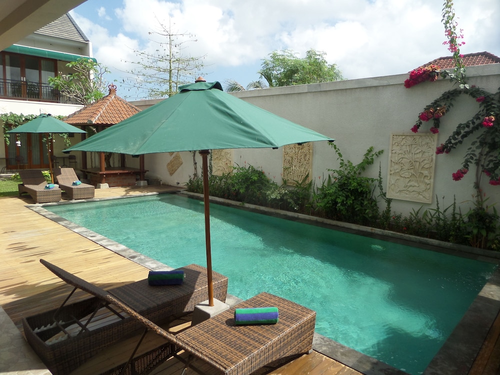 Royal Majesty Villas 63/71