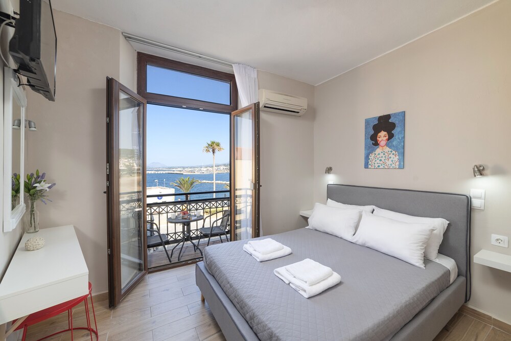 Faros Beach Hotel 10/42