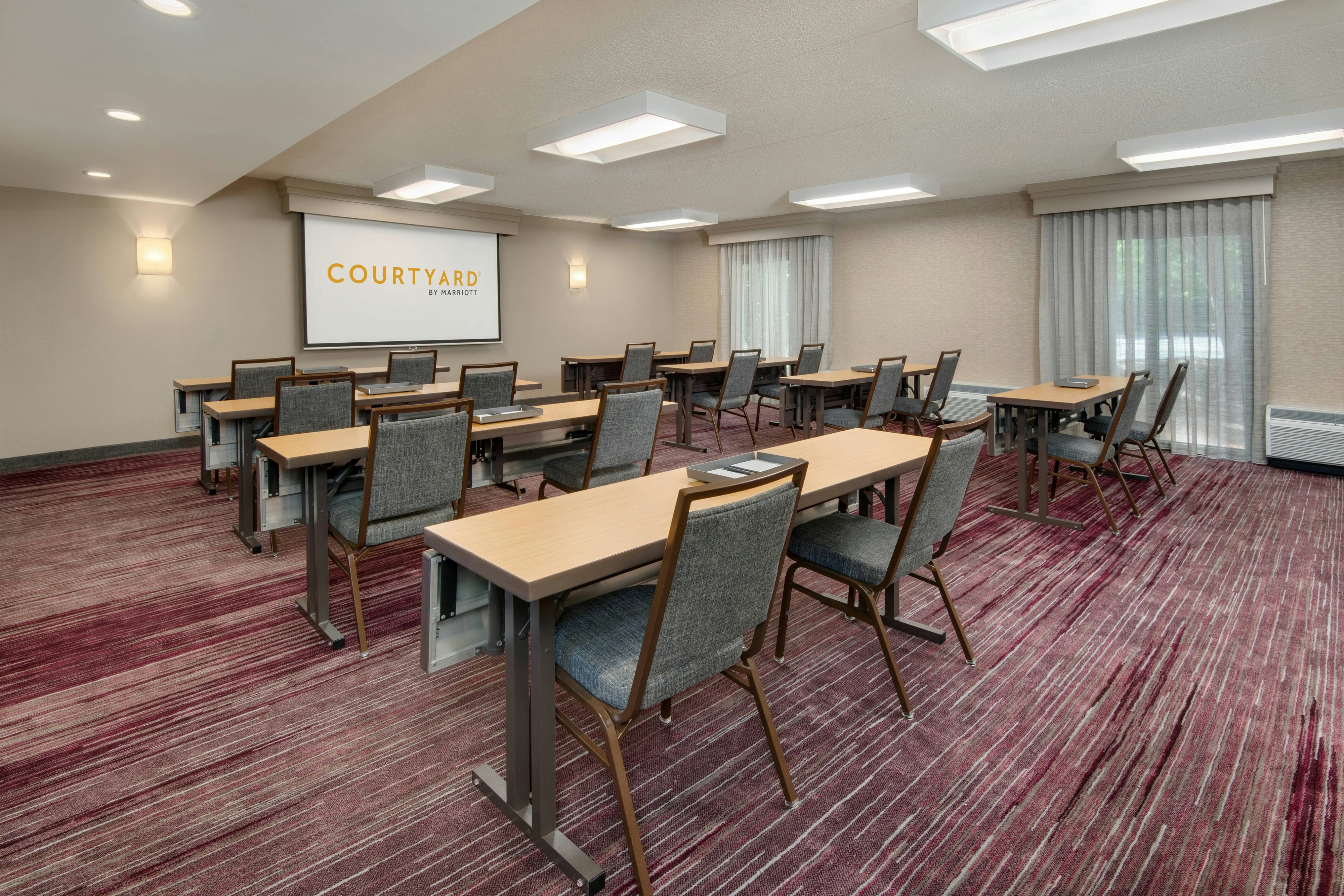 Courtyard By Marriott Birmingham Homewood 29/32