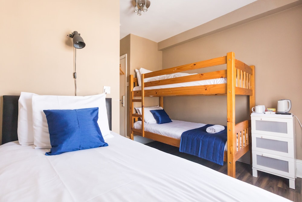 Ebury House Hotel 39/50