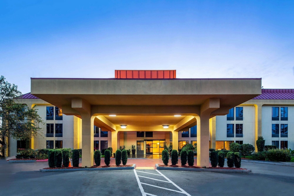La Quinta Inn And Suites By Wyndham Oakland Airport Coliseum 8/45