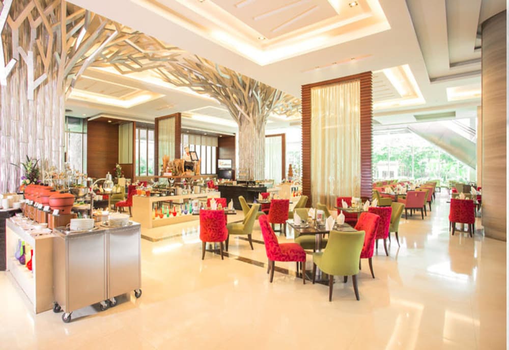 The Grand Fourwings Convention Hotel 33/45