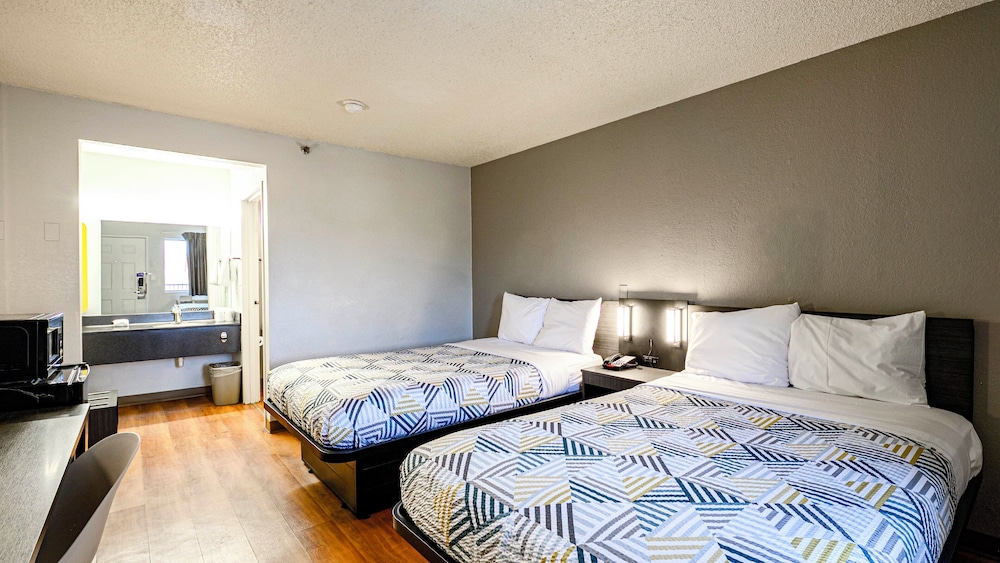 Motel6 Wethersfield, CT - Hartford 31/66
