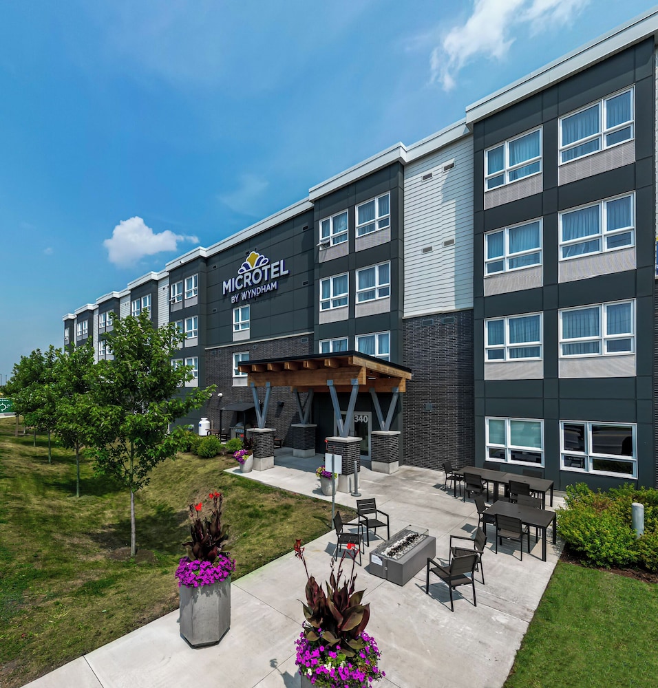 Microtel Inn & Suites by Wyndham Kanata Ottawa West 5/50