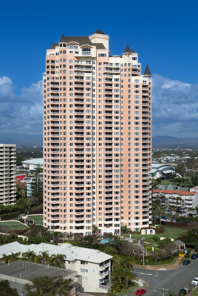 Belle Maison Apartments 3/72