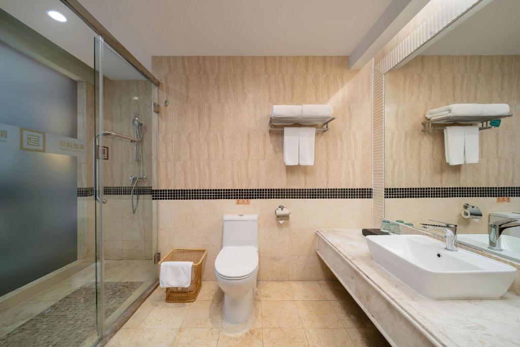 Rezen Kingtown Hotel (Chongqing Liangjiang New District) 51/58