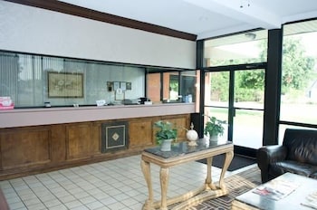 Guest Lodge Pageland 7/30