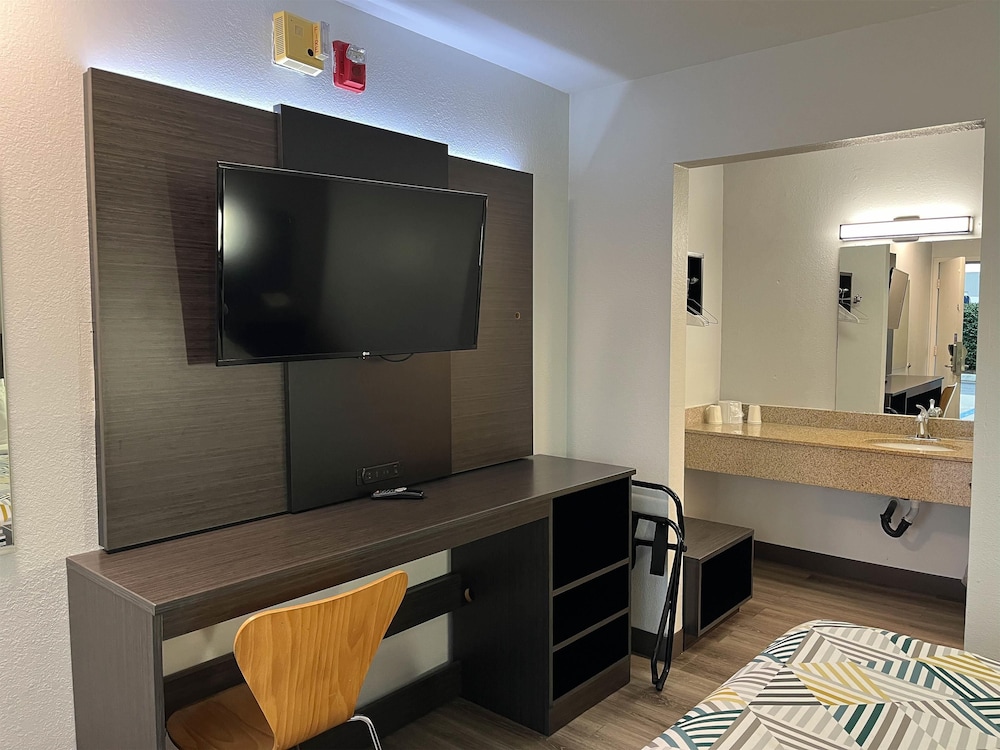 Motel6 Elkton, MD 38/55