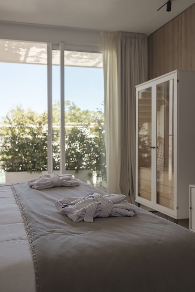 Charco Hotel 21/50