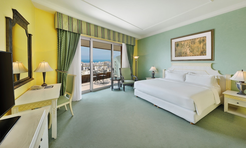 Al Habtoor Grand Hotel Beirut 15/50