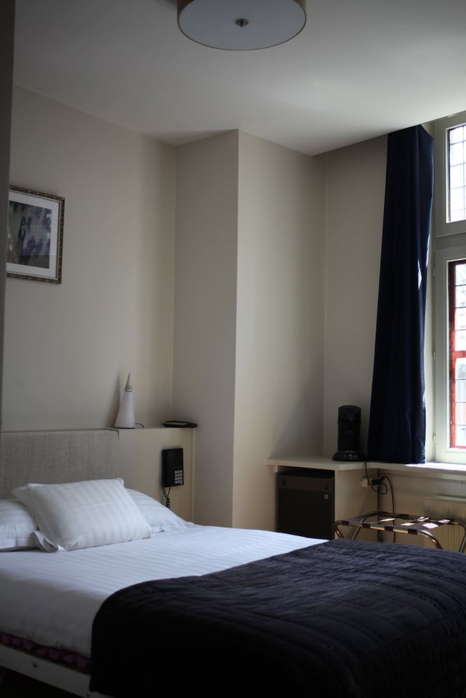 Hotel Salvators 25/73