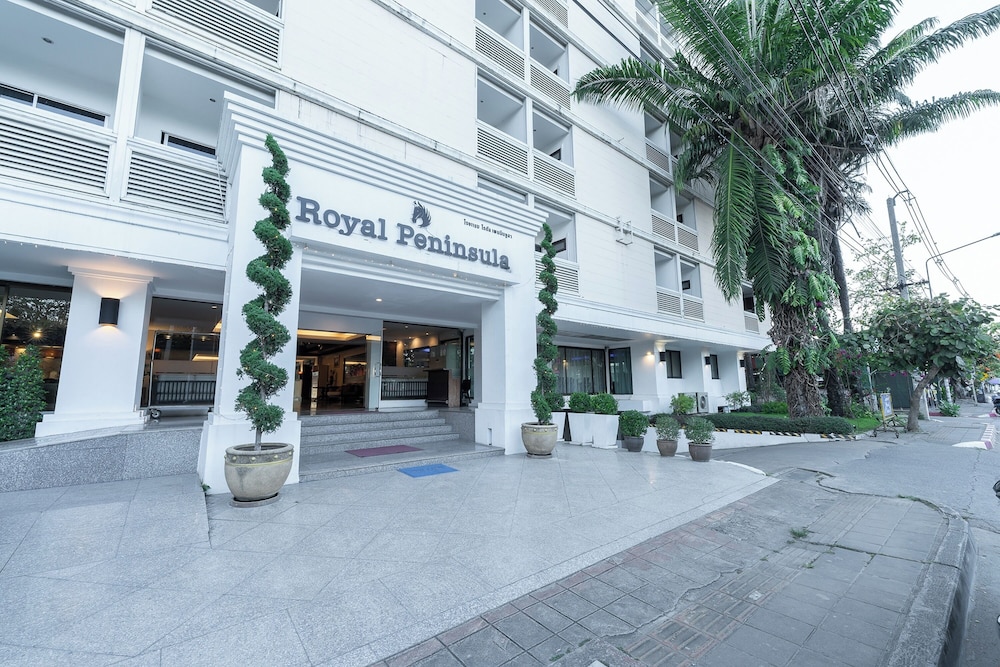 Royal Peninsula Hotel 62/66