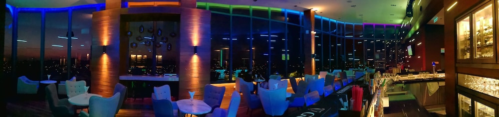 Hotel No5 51/52