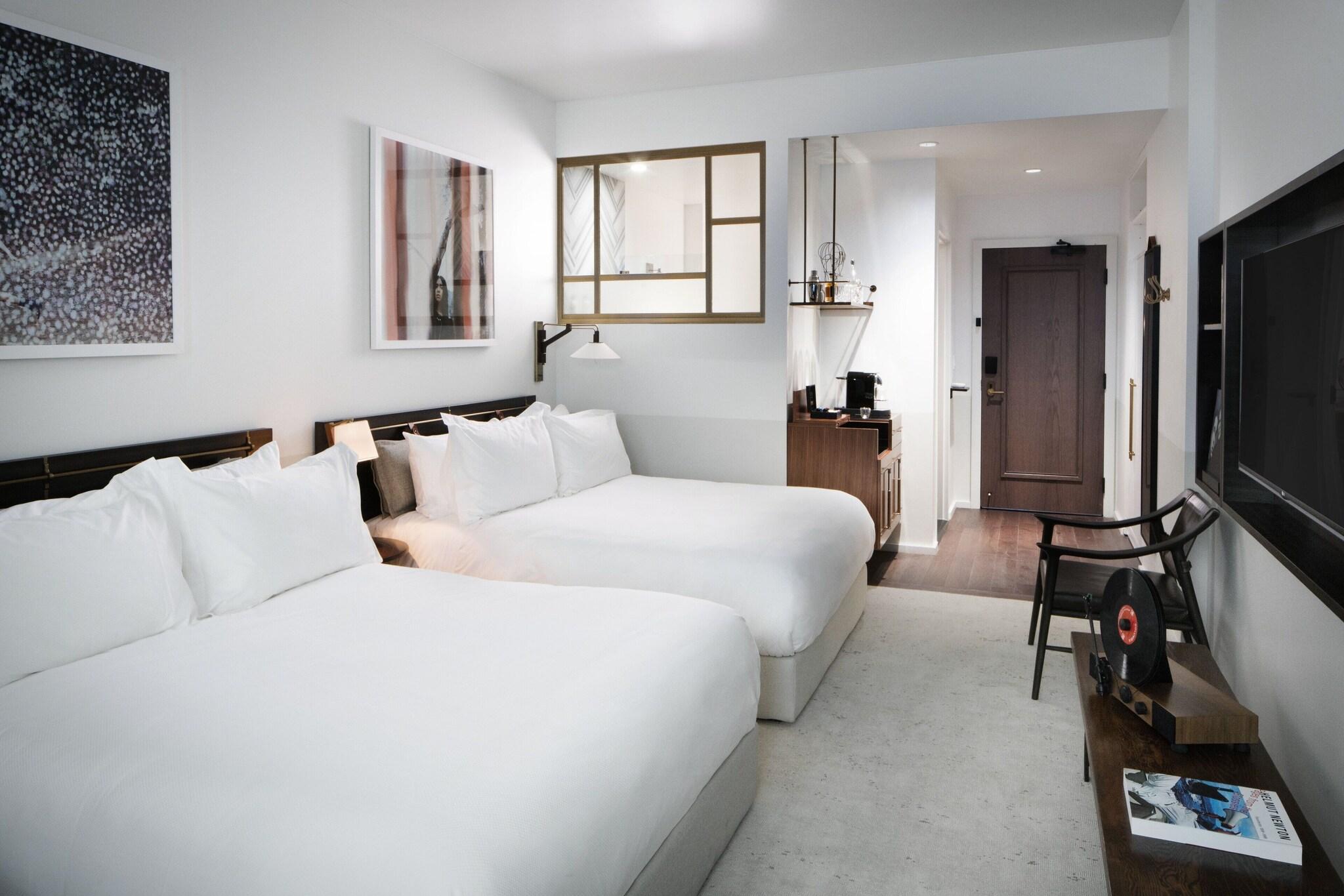 room, 2 queen beds