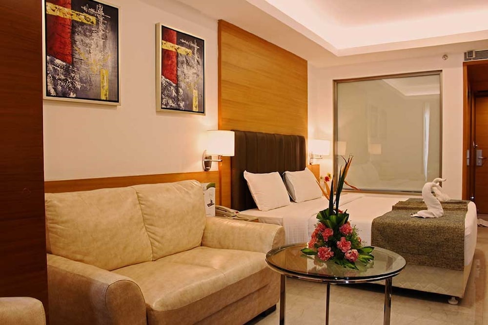 Hotel Chennai Le Palace 51/72