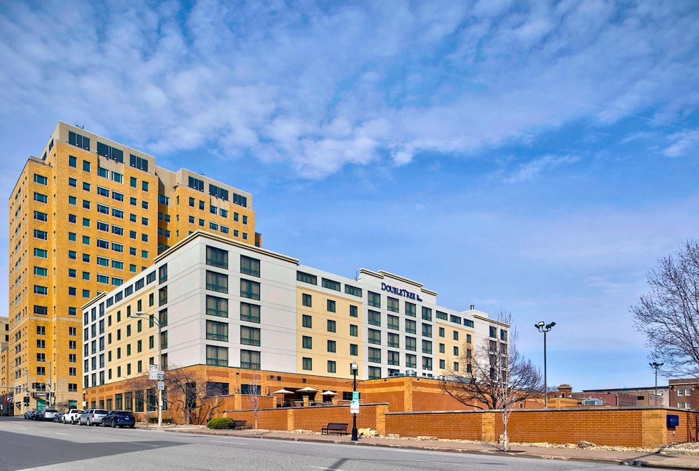 DoubleTree by Hilton Davenport in DAVENPORT - IA