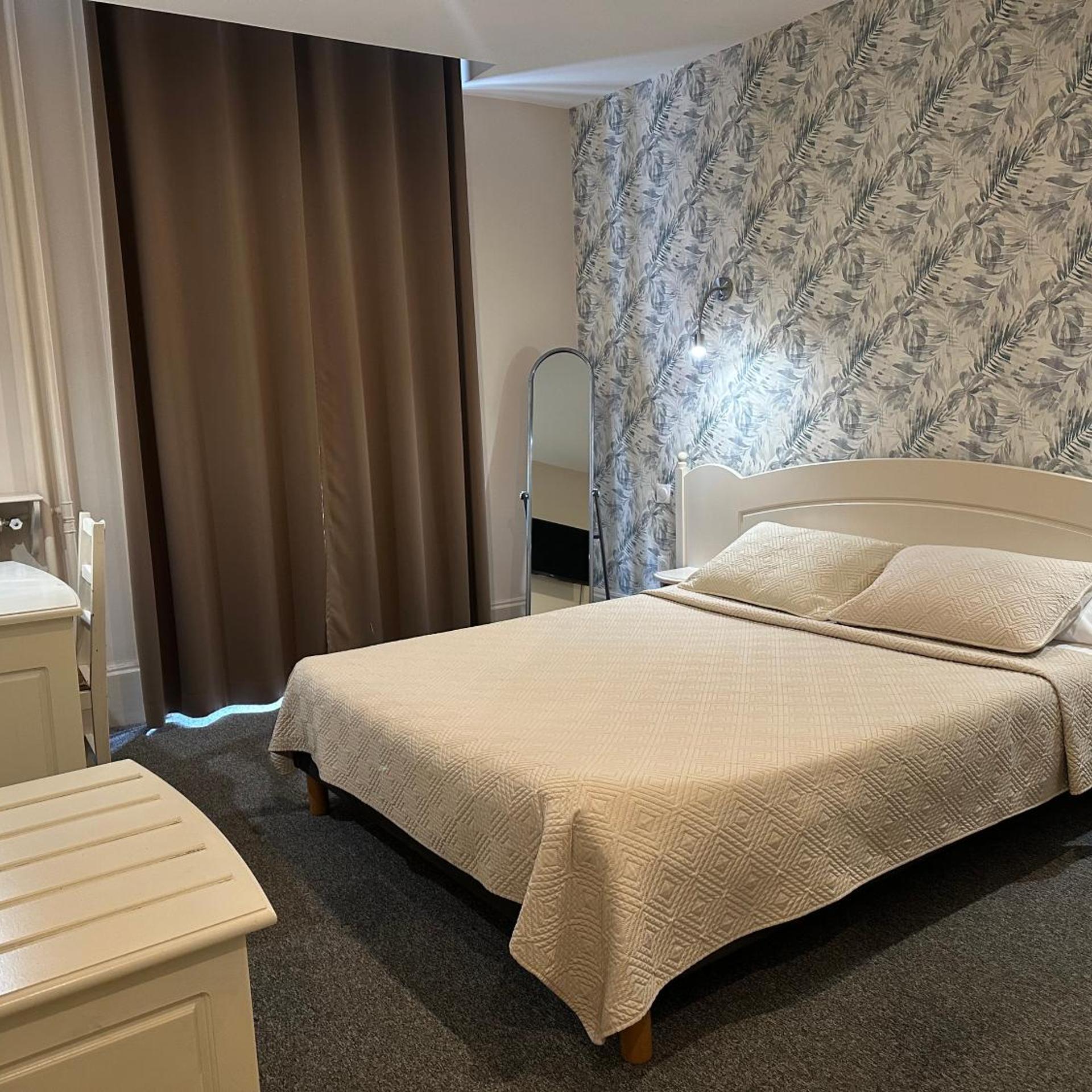 Hotel Azur 18/50