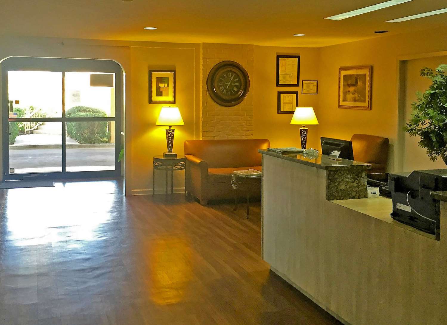Americas Best Value Inn Austin University 16/32