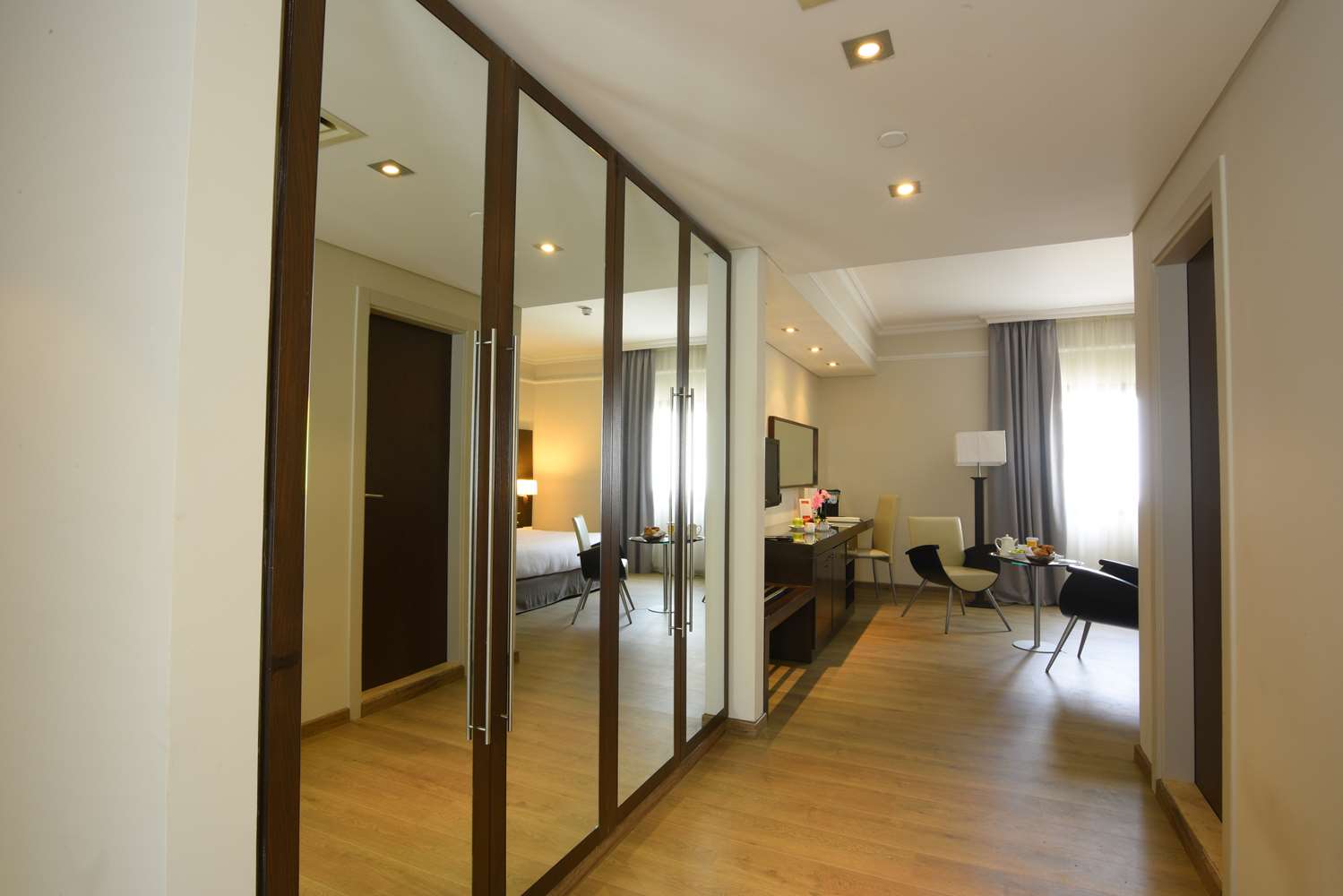 Ramada By Wyndham Downtown Beirut 23/56