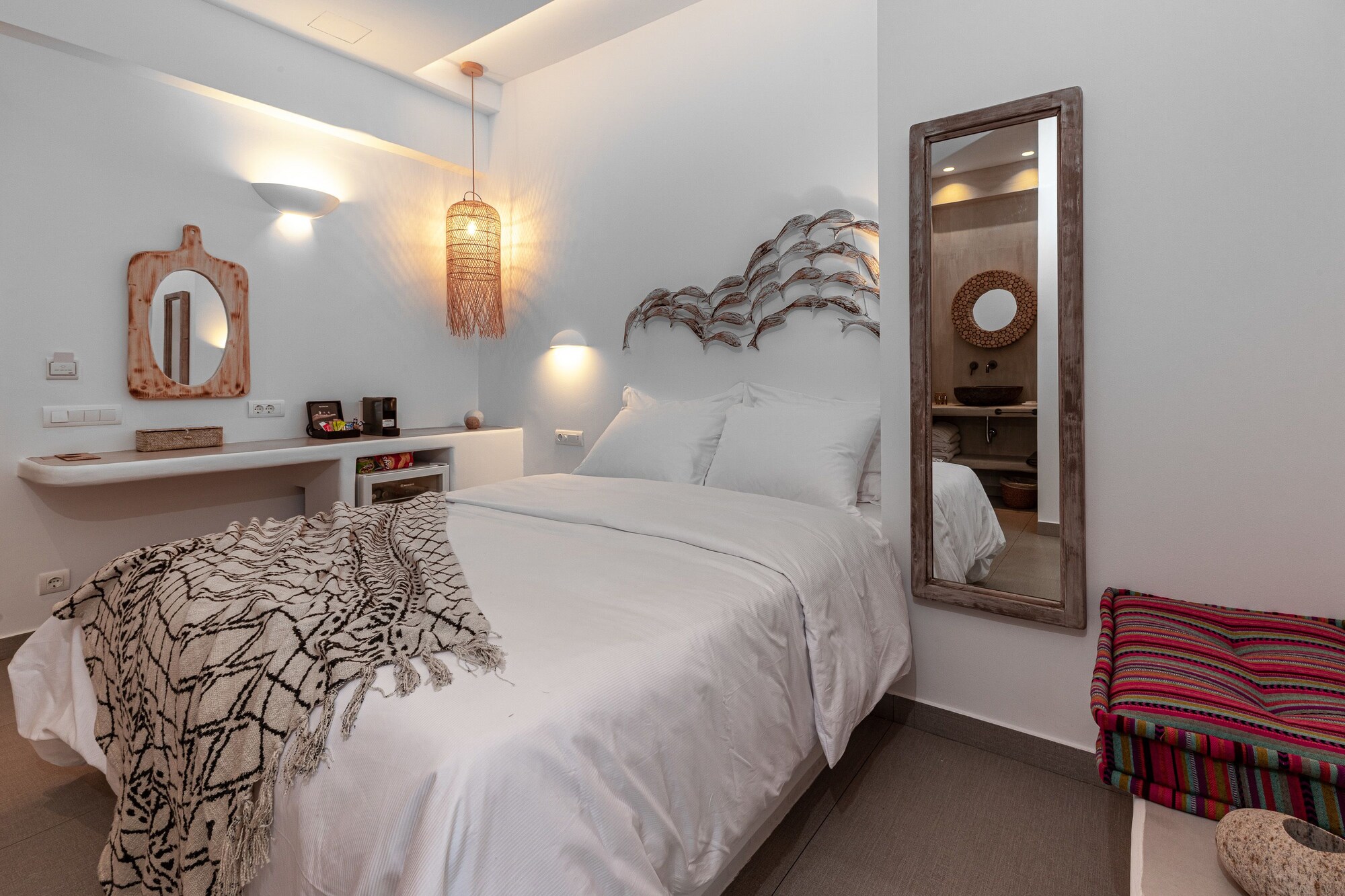 Honeymoon, Suite, Queen Bed, Outdoor View, Jetted Tub