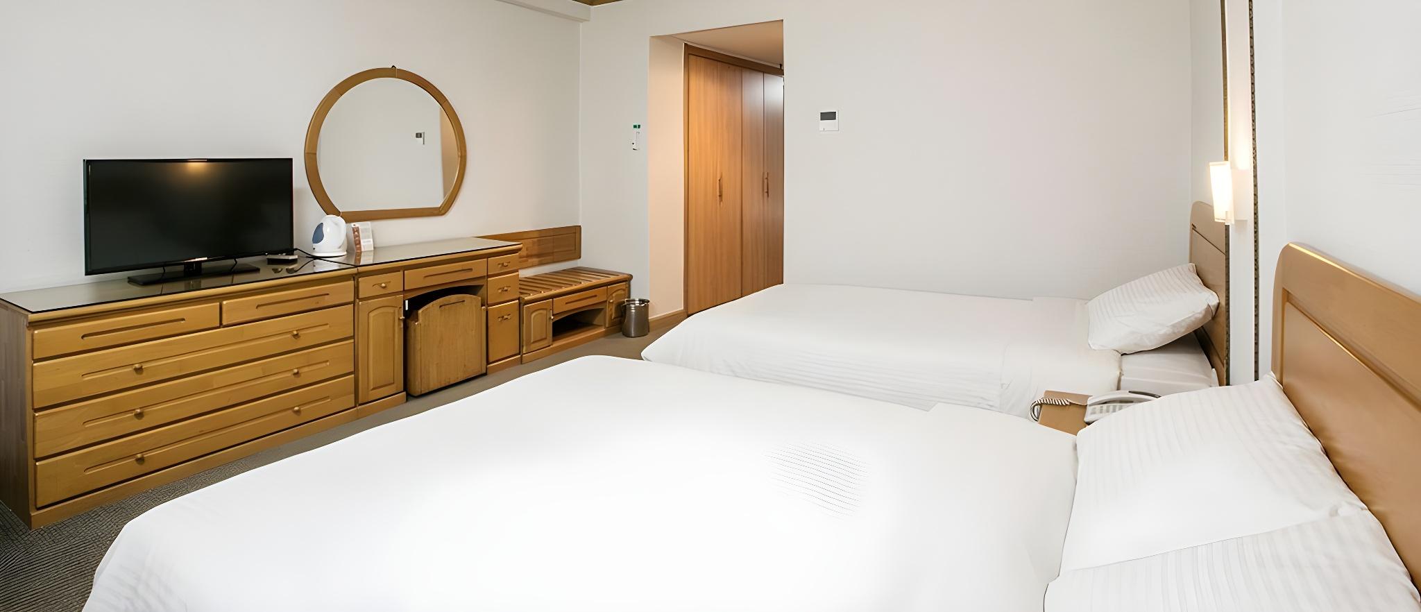 Semi Room, Suite, 1 Double and 1 Single Bed، Busan Tourist Hotel 3/3