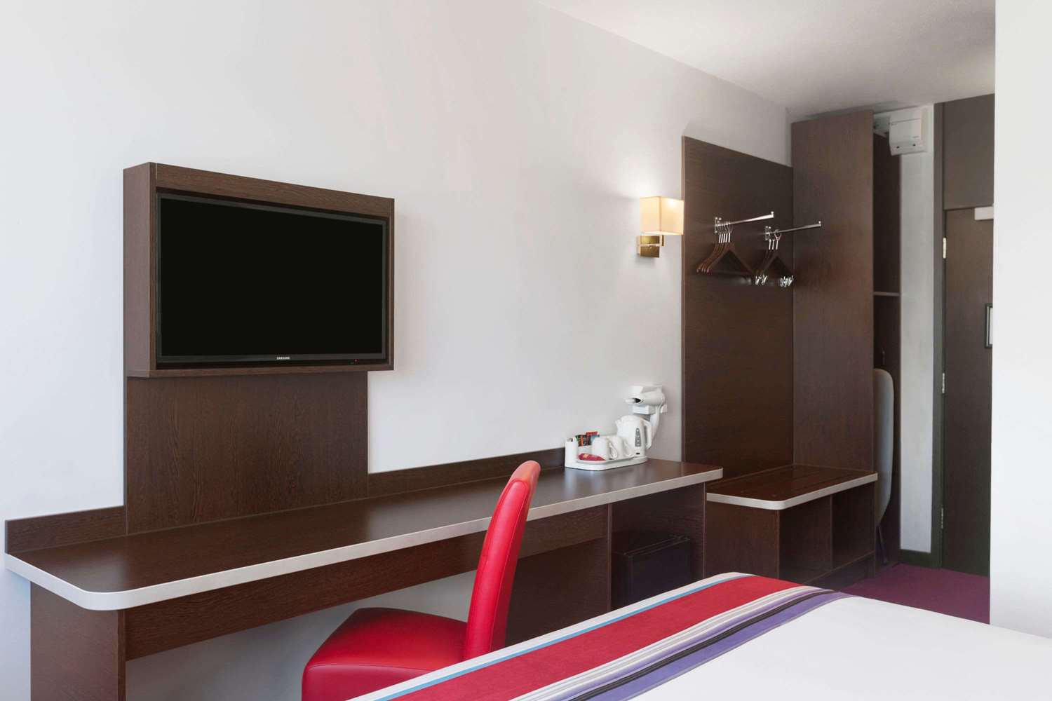 Ramada by Wyndham Milton Keynes 39/47
