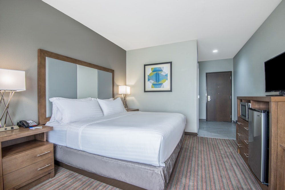 Holiday Inn Express Suites Stillwater University Area 14/49
