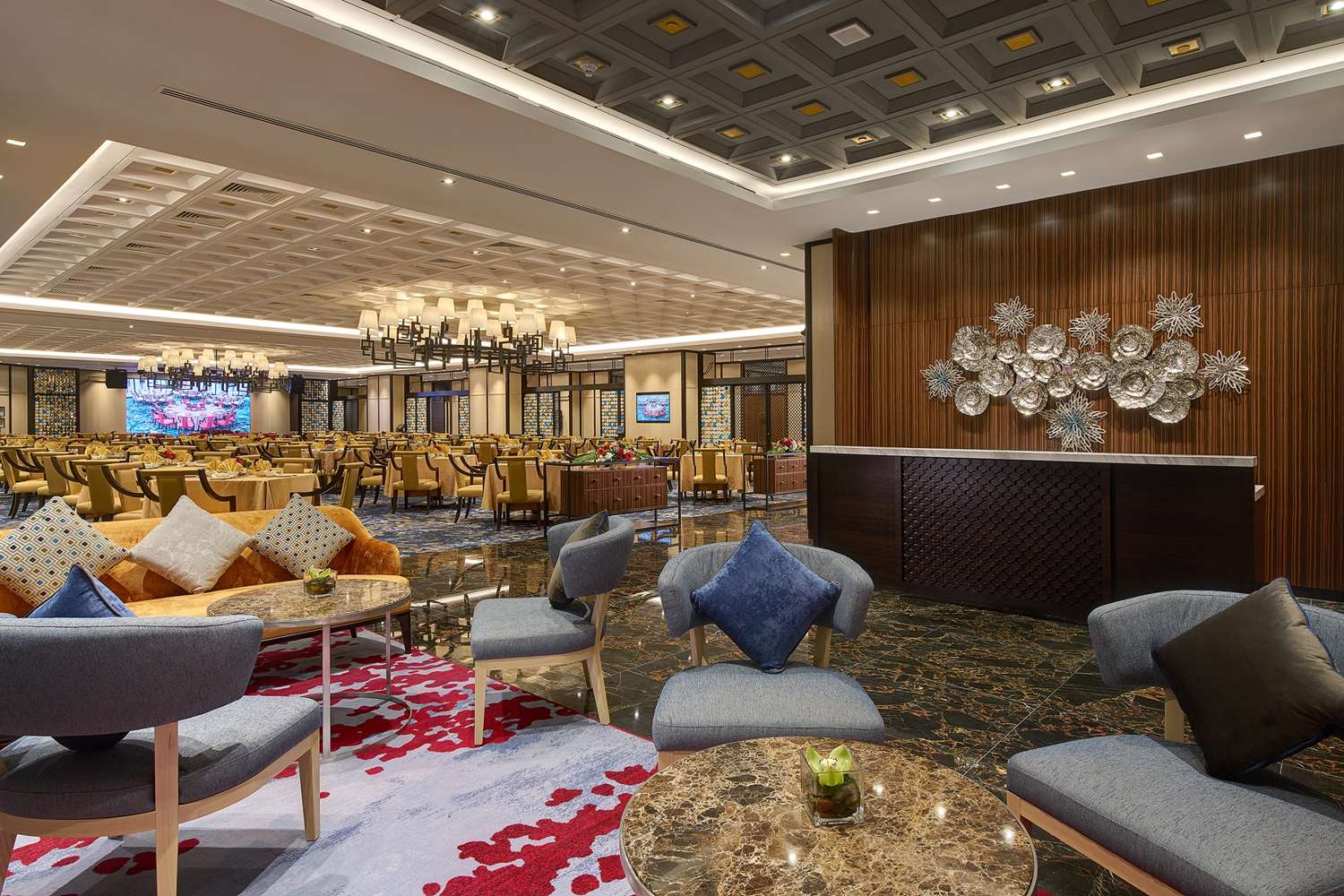 One World Hotel 31/55